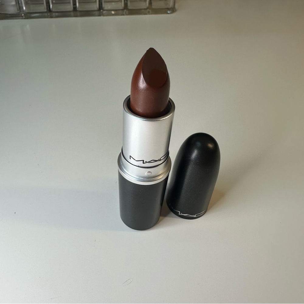 MAC Cosmetics Rich Brown Lipstick in Digging In Matte - Picture 4 of 5